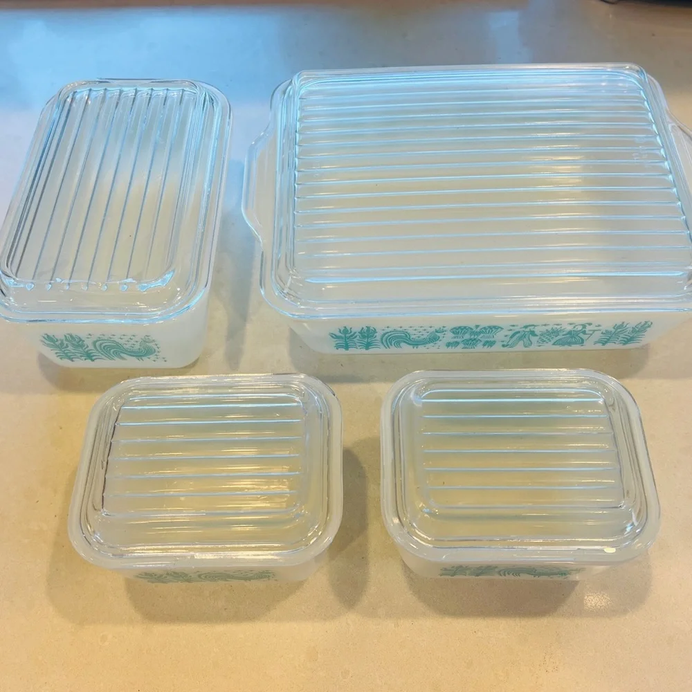 Vintage Pyrex Amish Butterprint Set of 4 Refrigerator Dishes w/ Lids Turquoise - Picture 6 of 8